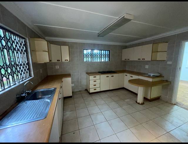 3 BEDROOM HOUSE FOR SALE IN TOWN HILL